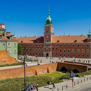 https://apartamenty-z-widokiem-na-zamek-krolewski-w-warszawie.warsawhotelspoland.com